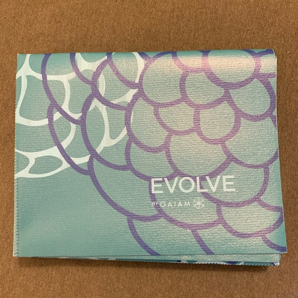evolve by gaiam yoga mat